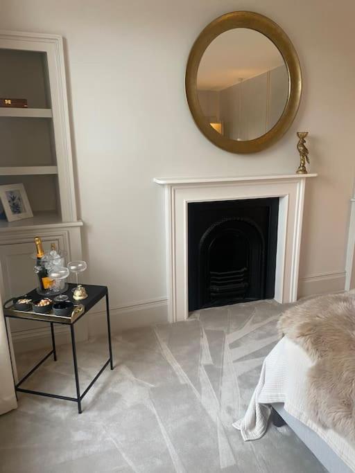 Luxury Georgian Apartment - 5 Minute Walk To Spa Bath Exterior foto